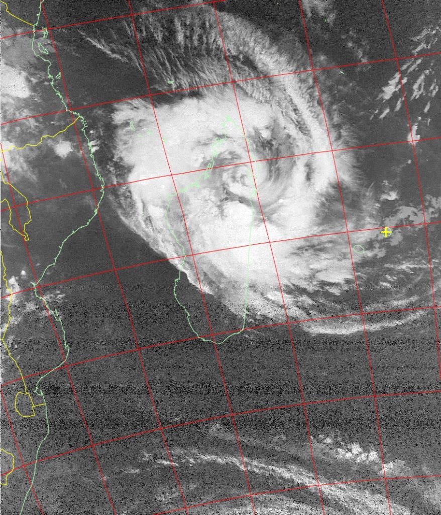 Ex-Enawo, Noaa 19 IR 08 Mar 2017 03:39