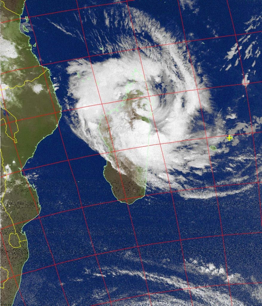 Ex-Enawo, Noaa 19 IR 08 Mar 2017 03:39