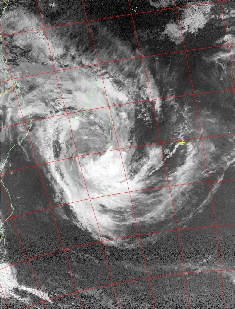 Ex-Enawo, Noaa 19 IR 09 Mar 2017 03:28