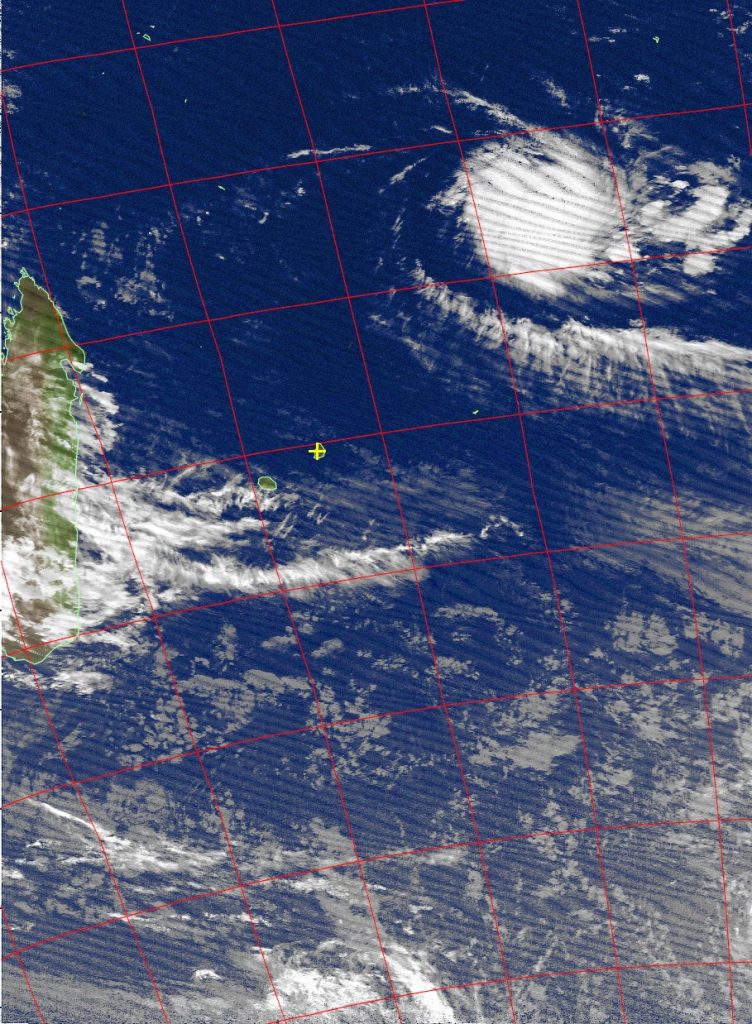 Severe tropical storm Fantala, Noaa 15 IR 13 Apr 2016 05:28