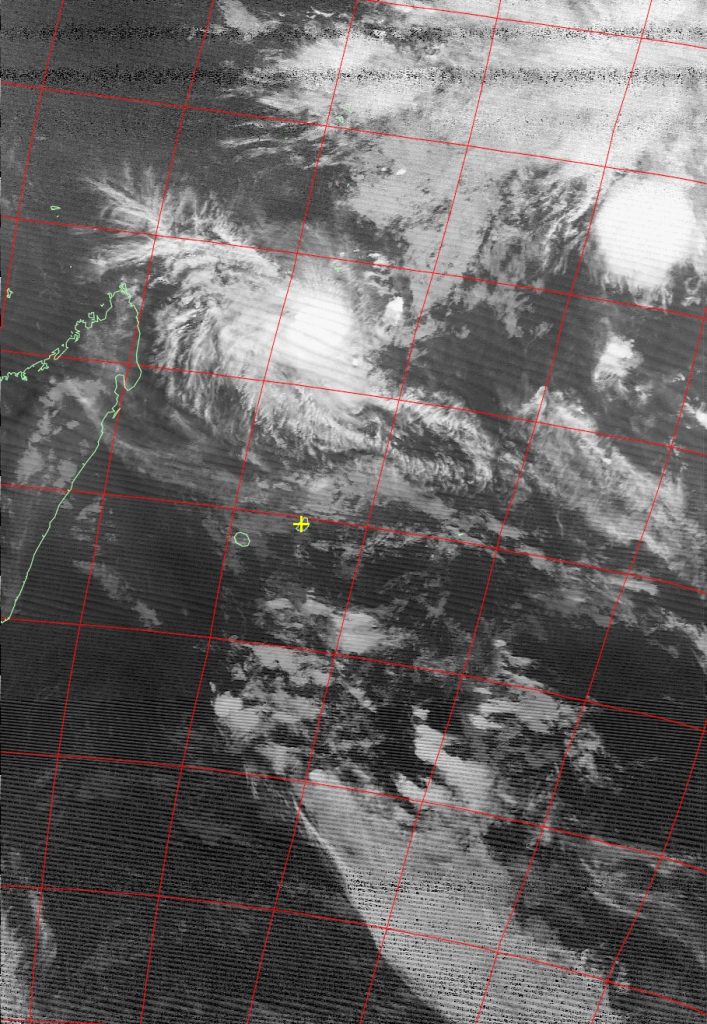 Severe tropical cyclone Fantala, Noaa 15 IR 21 Apr 2016 17:55