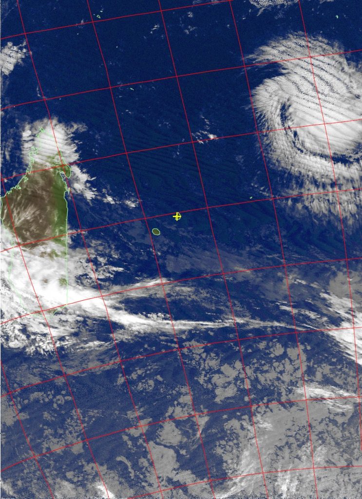 Moderate tropical storm Fantala, Noaa 18 IR 12 Apr 2016 05:39