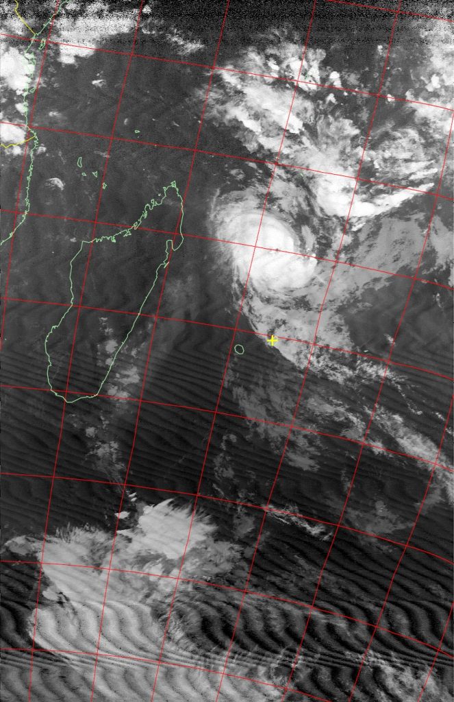 Tropical cyclone Fantala, Noaa 18 IR 20 Apr 2016 18:21