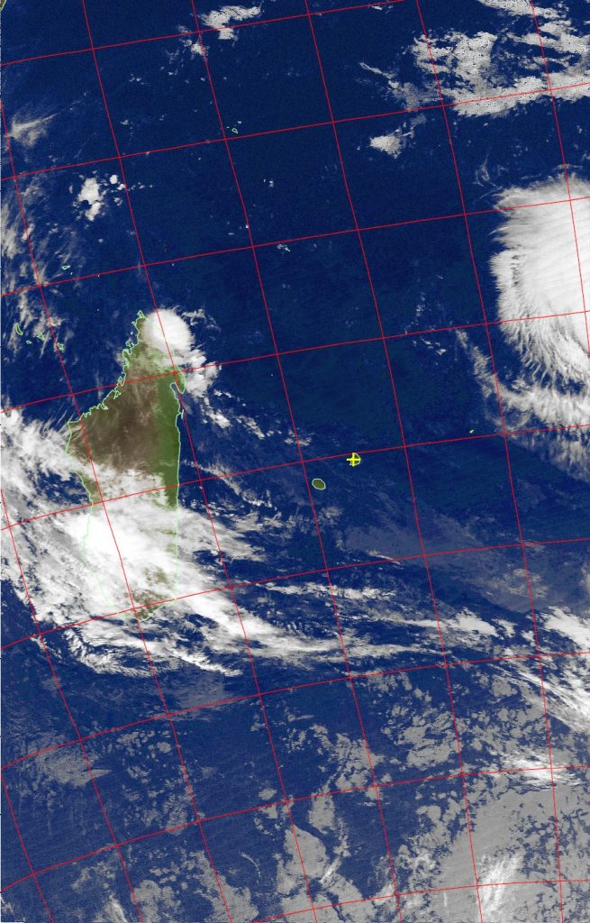 Moderate tropical storm Fantala, Noaa 19 IR 12 Apr 2016 02:36