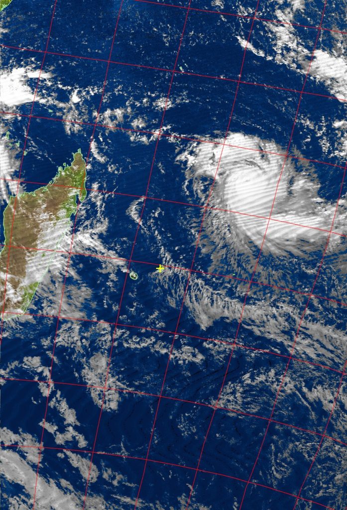 Tropical cyclone Fantala, Noaa 19 VIS 14 Apr 2016 14:47