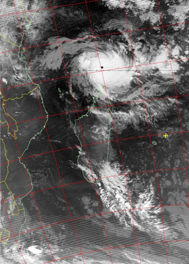 Very intense tropical cyclone Fantala, Noaa 19 IR 18 Apr 2016 03:09