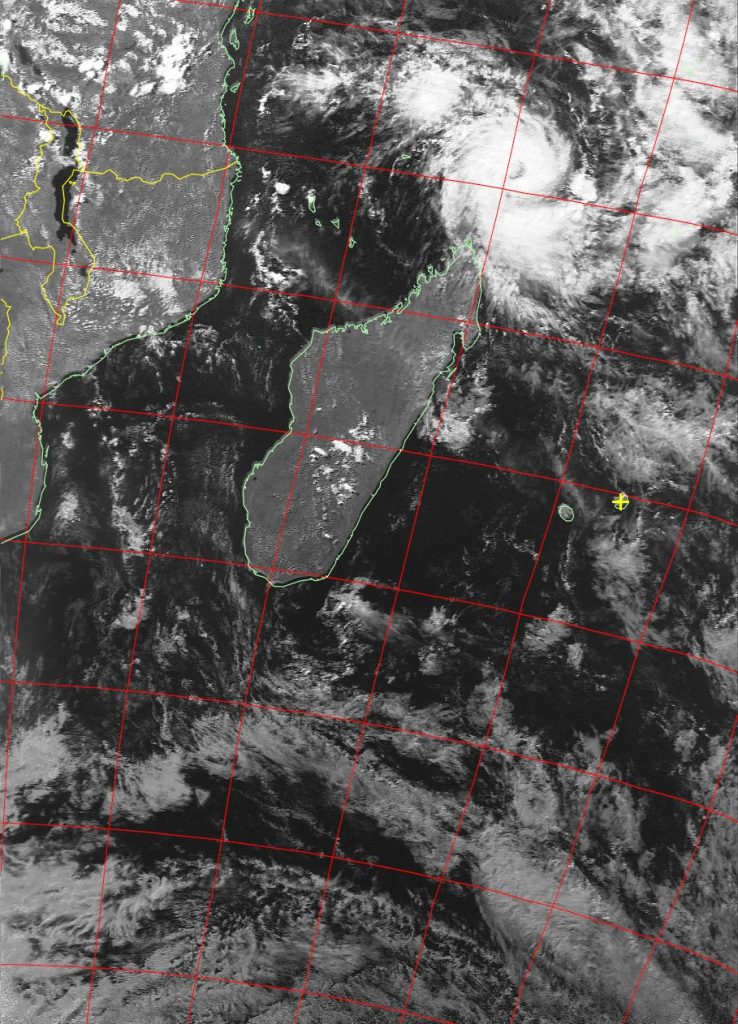 Tropical cyclone Fantala, Noaa 19 VIS 19 Apr 2016 15:32