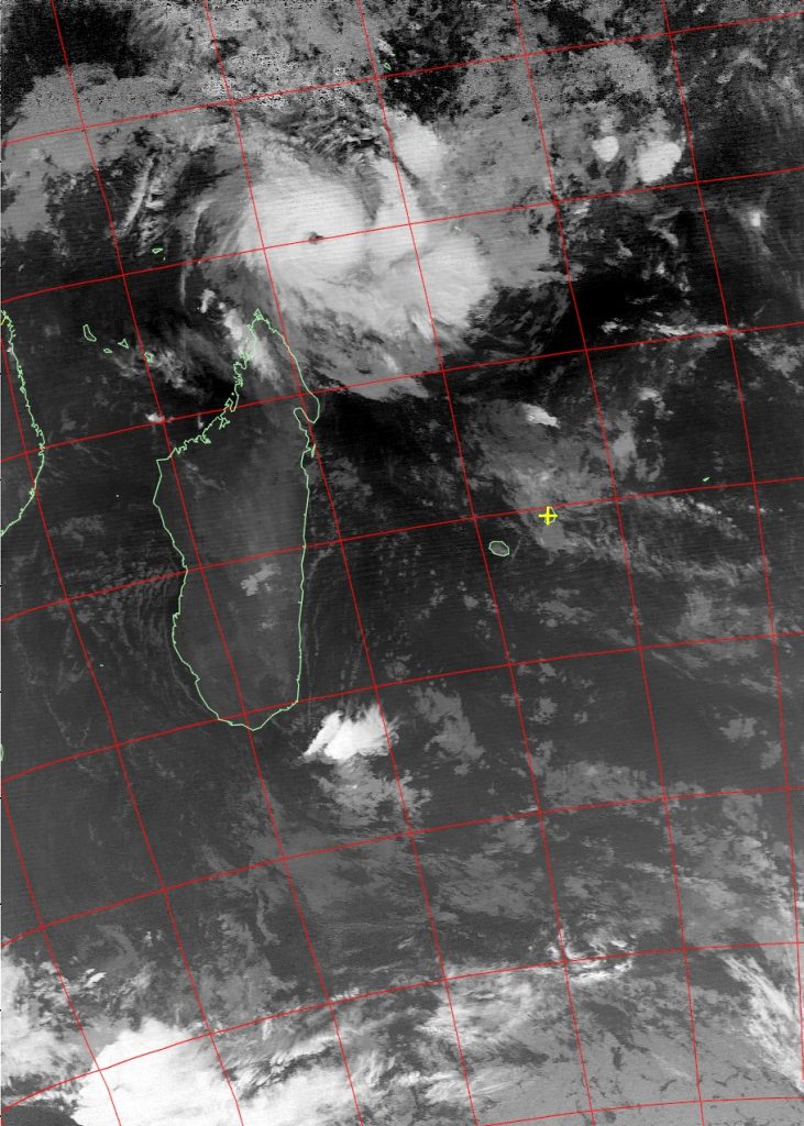 Tropical cyclone Fantala, Noaa 19 IR 20 Apr 2016 02:46