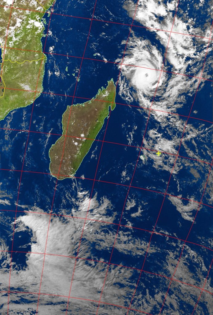 Tropical cyclone Fantala, Noaa 19 VIS 20 Apr 2016 15:20