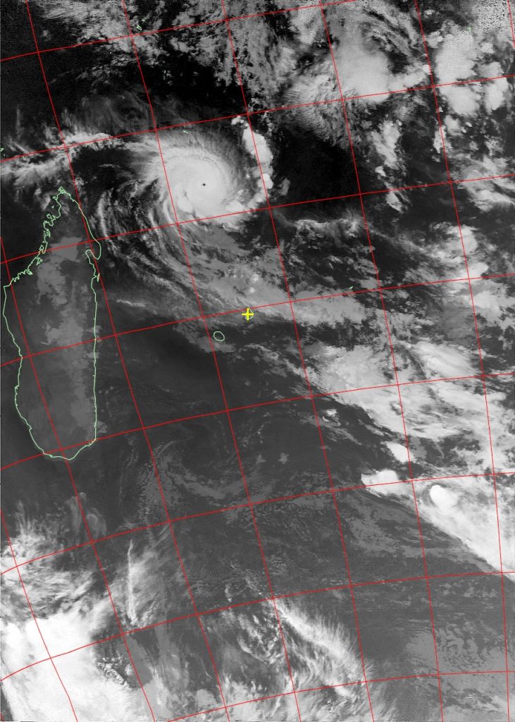 Tropical cyclone Fantala, Noaa 19 IR 22 Apr 2016 02:23