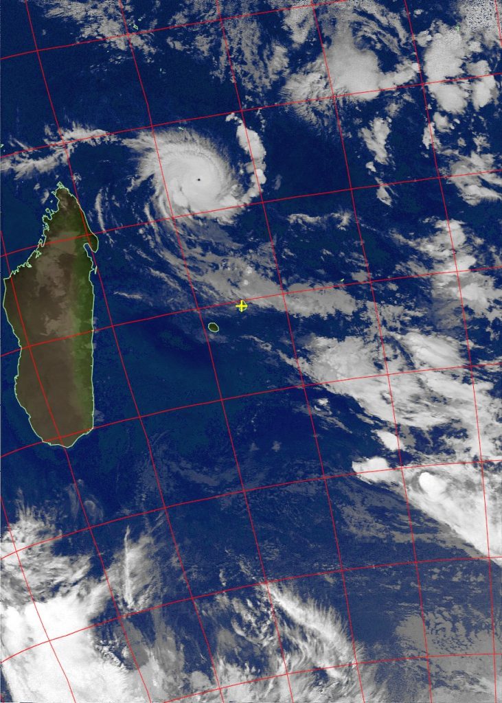 Tropical cyclone Fantala, Noaa 19 IR 22 Apr 2016 02:23