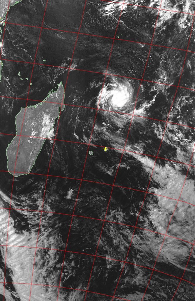 Tropical cyclone Fantala, Noaa 19 VIS 22 Apr 2016 14:57