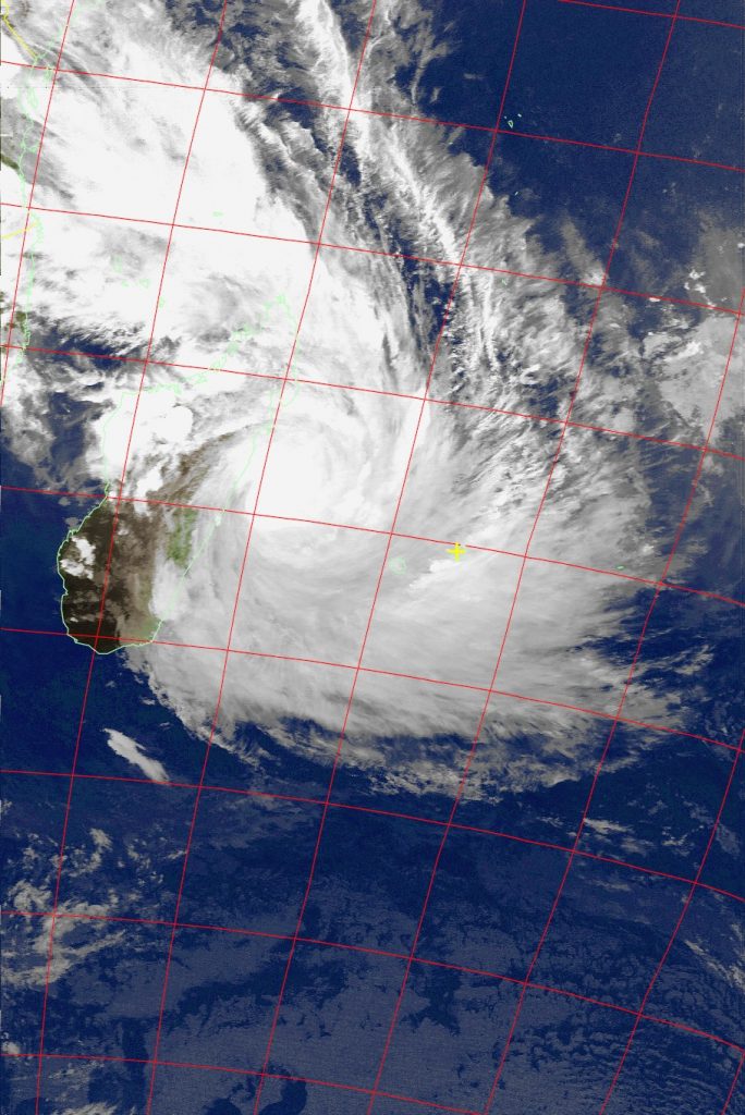 Tropical Cyclone Dumazile, Noaa 15 IR 04 Mar 2018 19:00