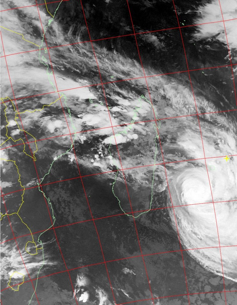 Tropical Cyclone Dumazile, Noaa 19 IR 06 Mar 2018 04:32